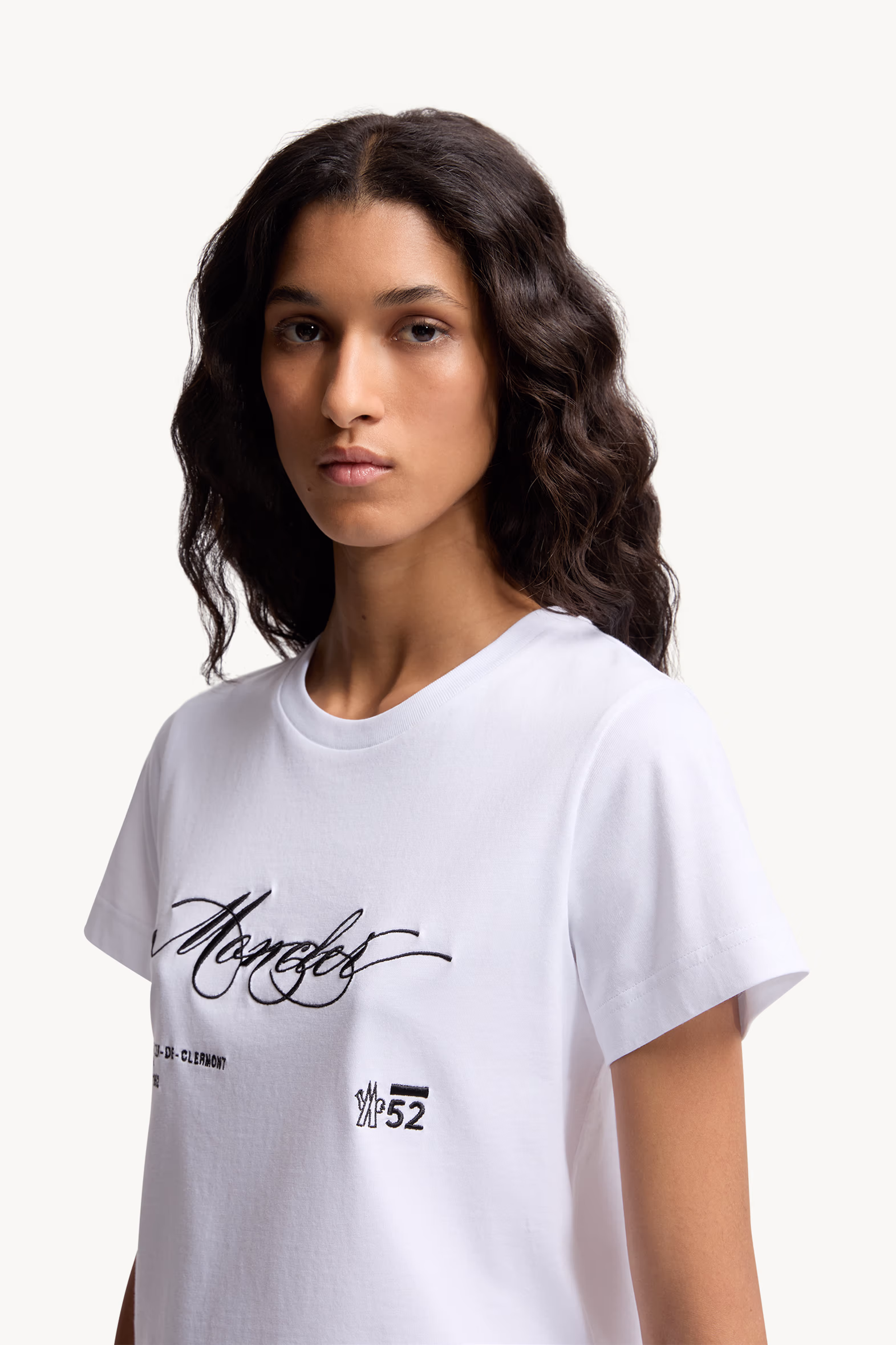 Embroidered Cursive Logo Cotton T-Shirt Women White Moncler 4